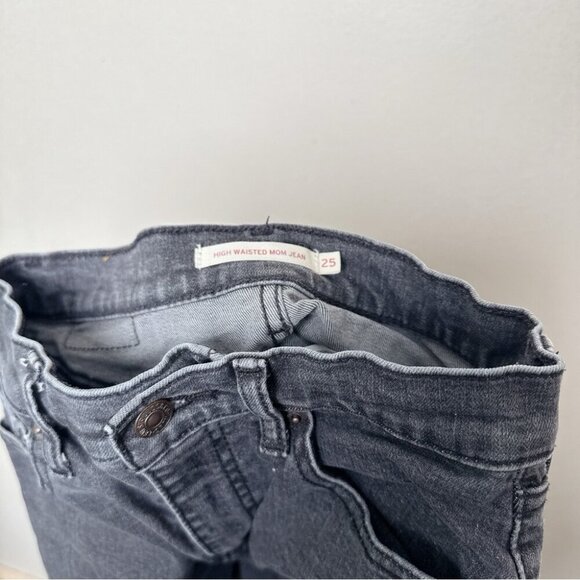 Levi's Womens Size 25 High Waisted Mom Jeans - Picture 9 of 16